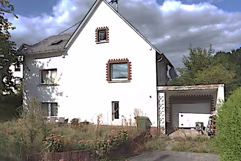 Zwangsversteigerung Einfamilienhaus in Helferskirchen – Ansicht des rückwärtigen unbebauten Grundstücks 2