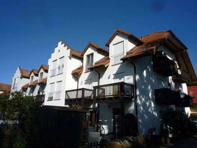 Zwangsversteigerung Eigentumswohnung in Bernau bei Berlin, Ladeburg – Grundriss der 1-Zimmer-Dachgeschosswohnung Nr. 12 mit Balkon.
